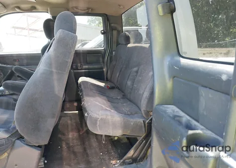 2001 Chevrolet Silverado 2500Hd Ls из США, поврежденный, VIN 1GCHC29U41E231001